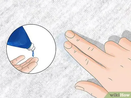 Уберите вазелин из одежды Шаг 10