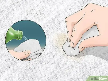 Уберите вазелин из одежды Шаг 8