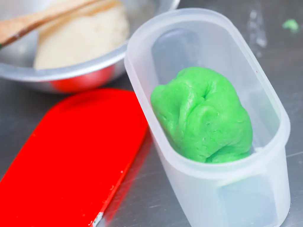4 способа оживить Dry Play Doh