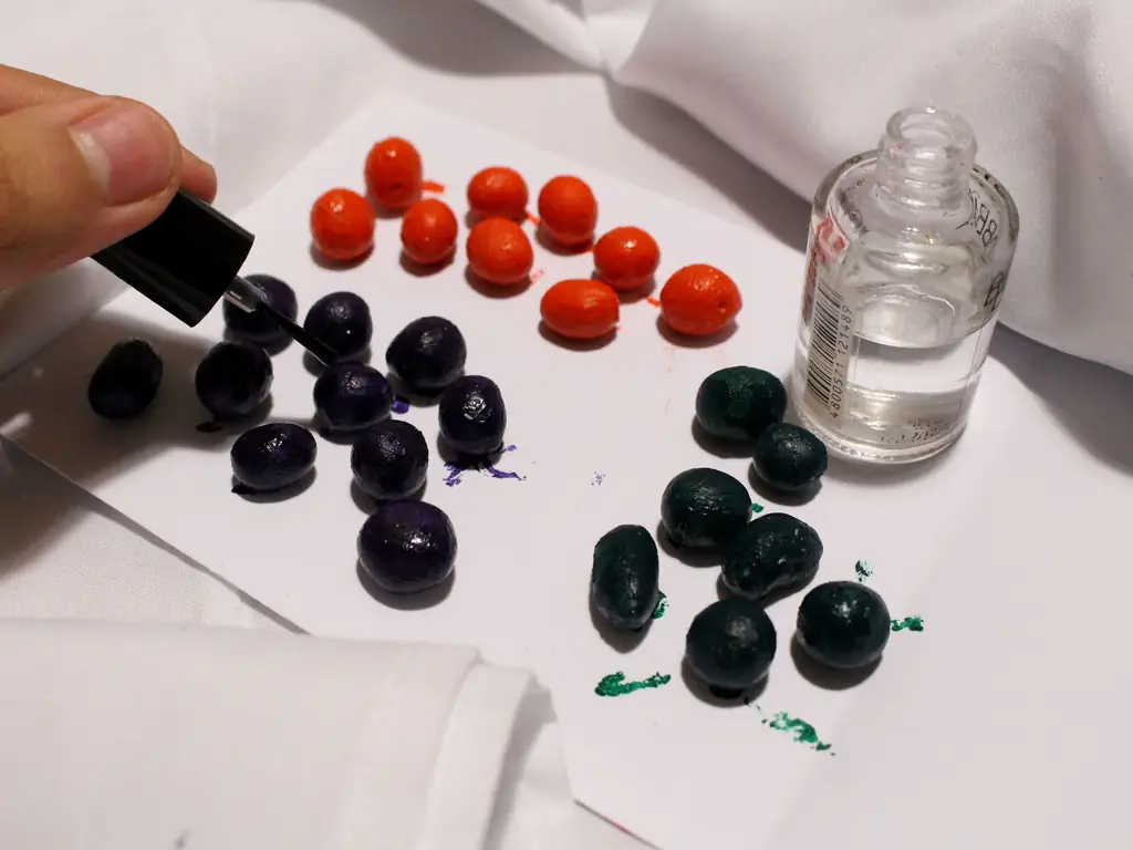 Как сделать бусы из муки и воды: 10 шагов (с иллюстрациями)