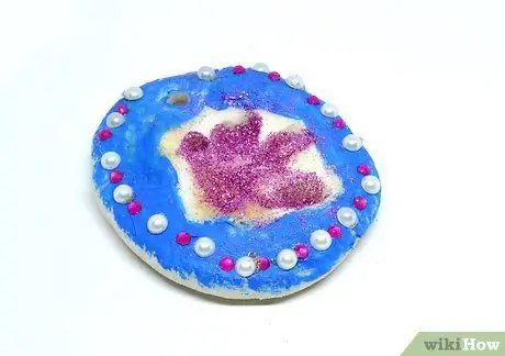 Сделайте отпечатки ладоней из соленого теста Шаг 13