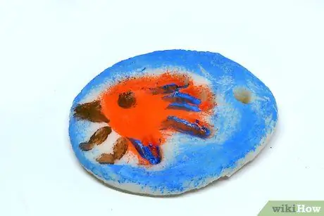 Сделайте отпечатки ладоней из соленого теста Шаг 17