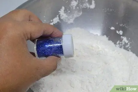 Сделайте отпечатки ладоней из соленого теста, шаг 2