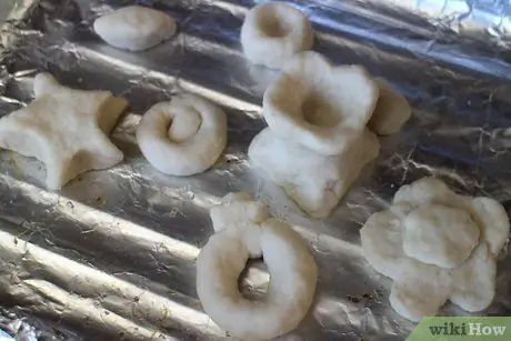 Сделайте лепку из белого хлеба Шаг 4