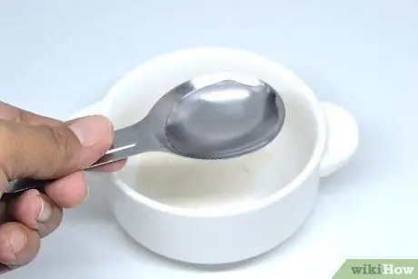 Сделайте клей из молока Шаг 9