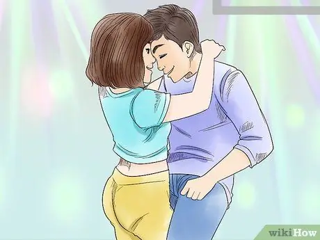 Танец с девушкой в клубе Шаг 12