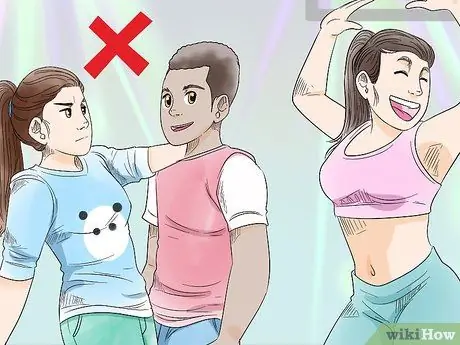 Танцы с девушкой в клубе Шаг 13