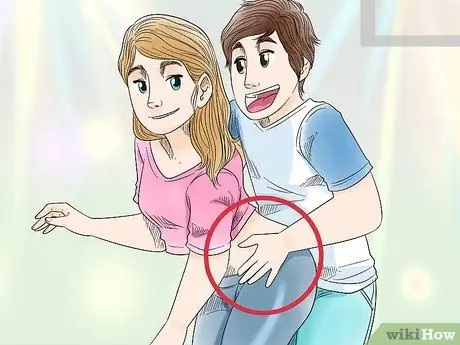 Танцы с девушкой в клубе Шаг 14
