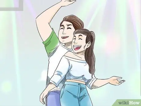 Танец с девушкой в клубе Шаг 8