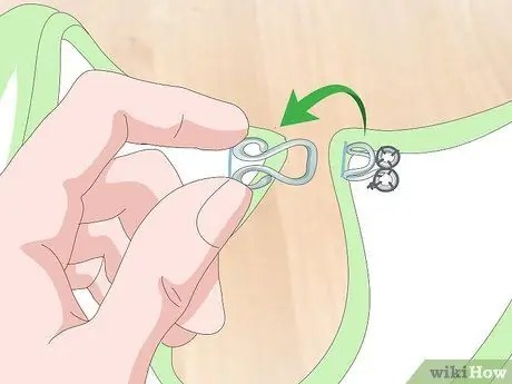 Пришиваем крючок и ушко Шаг 10