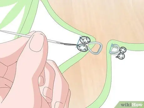 Пришиваем крючок и ушко Шаг 13