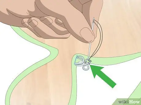 Пришиваем крючок и ушко Шаг 5