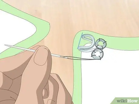 Пришиваем крючок и ушко Шаг 6