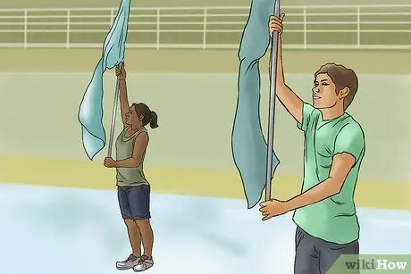 Переживите свой первый год в Color Guard, шаг 5
