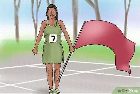 Переживите свой первый год в Color Guard, шаг 7