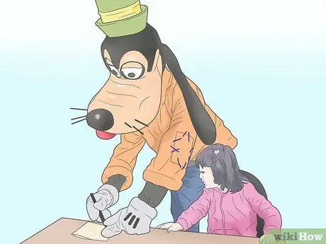 Получите работу в качестве персонажа на Disney Step 13