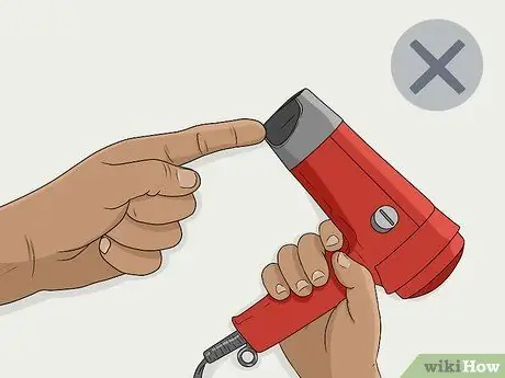 Используйте тепловую пушку для сушки краски Шаг 8