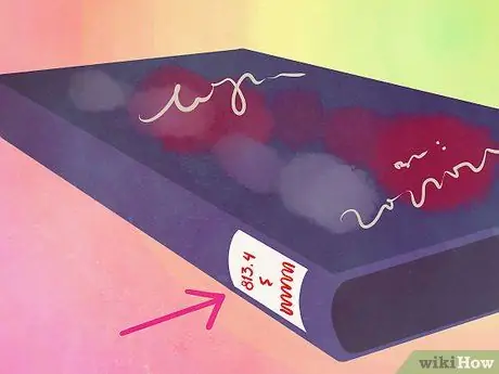 Полка книг в библиотеке Шаг 3