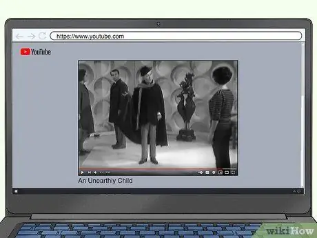 Одевайся как доктор из сериала «Доктор Кто», шаг 1