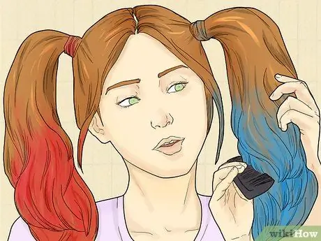 Сделайте прическу Харли Квинн, шаг 6