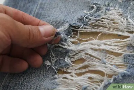 Джинсы с рваными до колен Make 90-х в стиле гранж, шаг 10