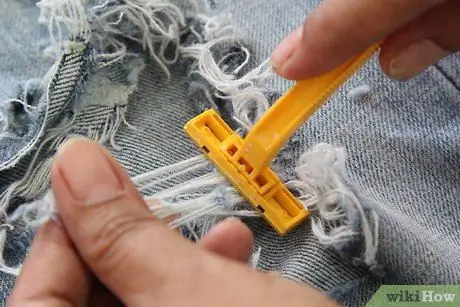 Джинсы с рваными до колен Make 90-х в стиле гранж, шаг 13