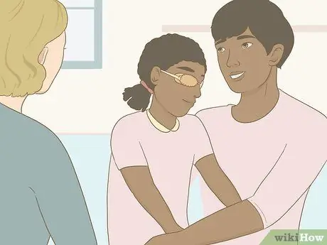 Наденьте повязку на глаз Step 9 Наденьте повязку на глаз Step 9