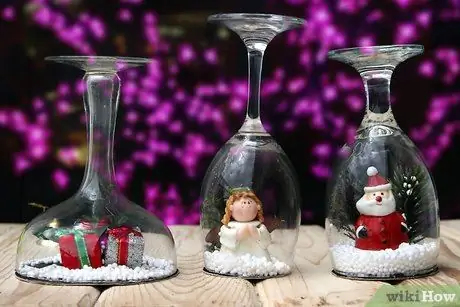 Сделайте снежные шары из бокала для вина Шаг 10