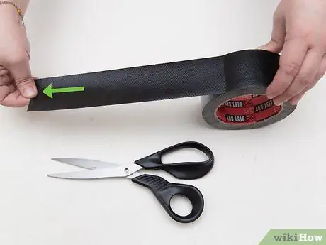 Сделайте рукоять для светового меча из трубки из переработанного бумажного полотенца Шаг 4