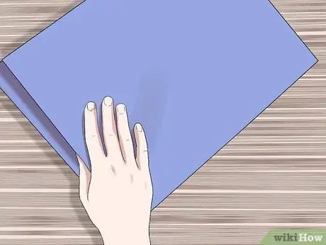 Пропустите свое тело через лист бумаги Шаг 7