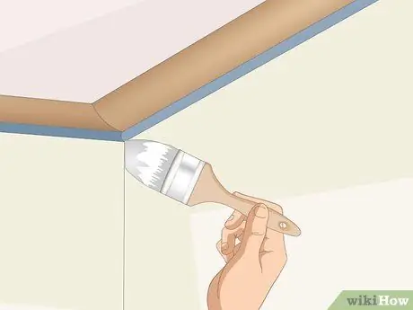 Краска стен у потолка Шаг 10