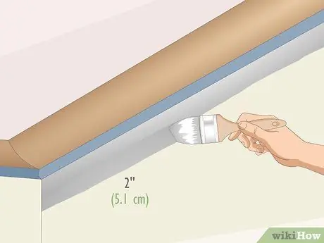 Краска стен у потолка Шаг 12