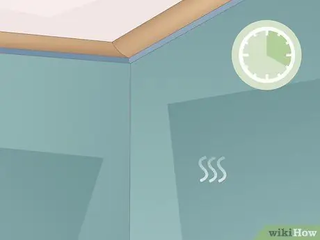 Красить стены у потолка Шаг 19