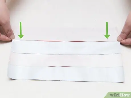 Сделайте мешочек для монет из клейкой ленты Шаг 2