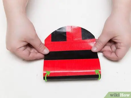 Сделайте мешочек для монет из клейкой ленты Шаг 7
