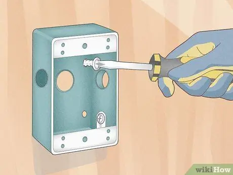 Установите распределительную коробку Шаг 5