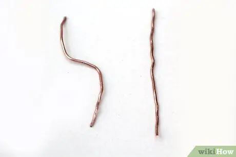 Сделайте двигатель из батареи, провода и магнита Шаг 12