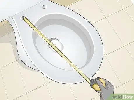 Установите мягкое закрывающееся сиденье для унитаза Шаг 4