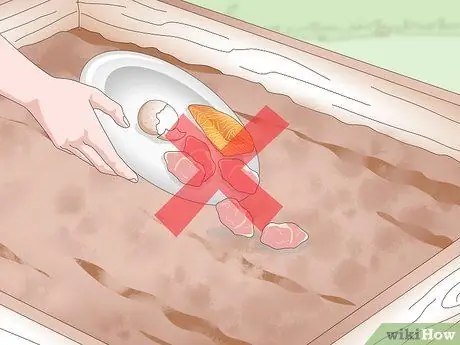 Добавьте азот в компост Шаг 9