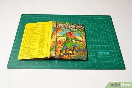 Сделайте махровую обложку для книги Шаг 1