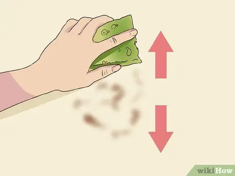 Очистите стены уксусом Шаг 11