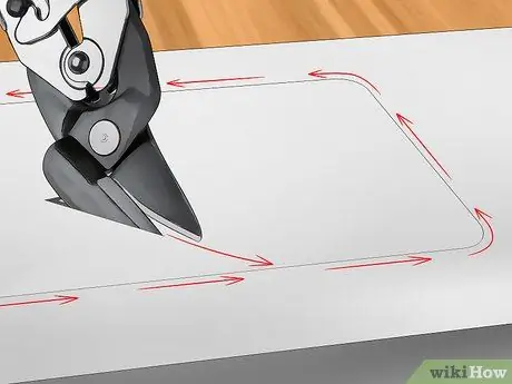 Установите водосточные желоба Шаг 8