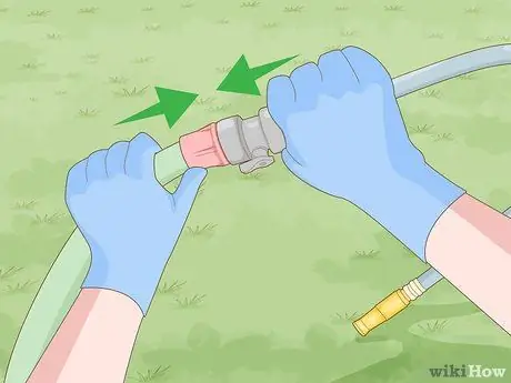 Очистить водостоки без лестницы Шаг 6