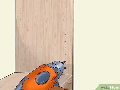 Сборка регулируемых полок для кладовой Шаг 6