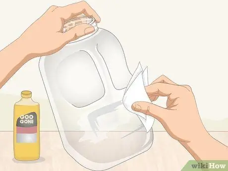 Вырежьте пластиковую бутылку, шаг 2