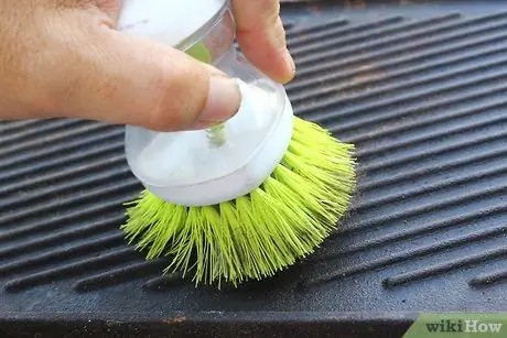 Очистка решеток для гриля, шаг 2