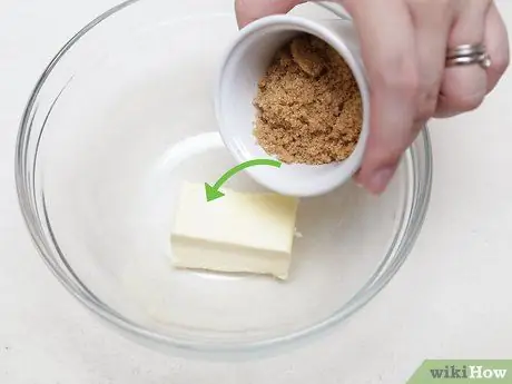 Приготовить сливочное масло для бренди Шаг 6