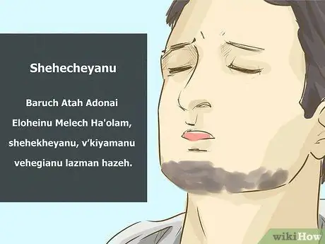 Зажгите ханукальную менору Шаг 8