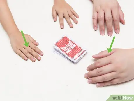 Играть в 52 Card Pickup Step 1