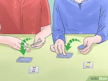 Сыграть в Anomia Step 12